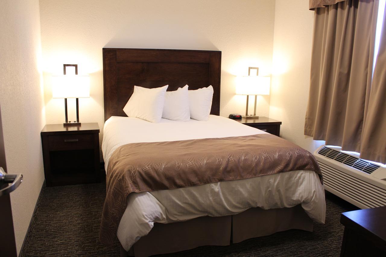 Prairie Moon Inn&Suites Macklin Extérieur photo
